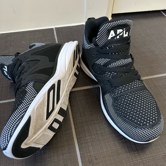 APL Ascend shoes - worn once - Picture 2 of 3